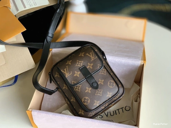 LOUIS Wallet VUITTON Wearable Christopher 0716